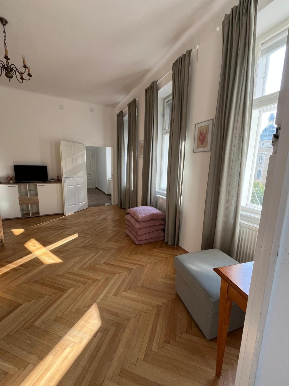 Schoene Wohnung Im Helenental Baden Exterior foto